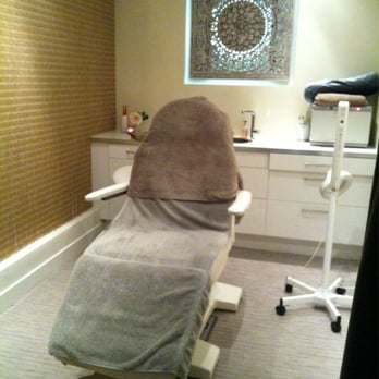 Bababssu Skin & Spa - Behandelkamer - Day Spas Near Me - Amsterdam, New Hampshire Bababssu Skin & Spa - Behandelkamer - Day Spas Near Me - Amsterdam, New Hampshire