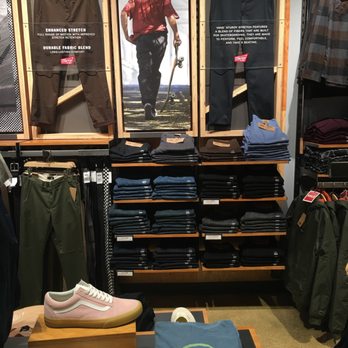 vans store hamilton place mall