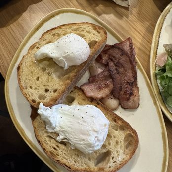 Forecast Coffee - Eggs toast and bacon - Coffee & Tea Near Me - Whistler, British Columbia