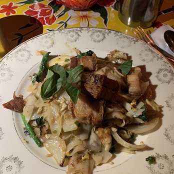 Glai Baan - Pad Kee Mao - Thai Near Me - Phoenix, Arizona