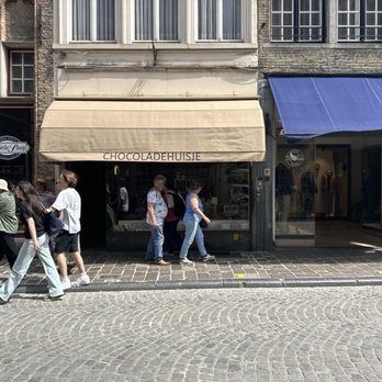 Chocoladehuisje - Lots of Yum inside - Desserts Near Me - Bruges, VWV