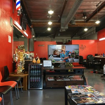 4 Aces Barber Shop - Waiting area - Barbers Near Me - Orange, California