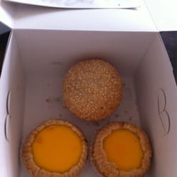 Tai Pan Bakery - Sesame ball & egg tart