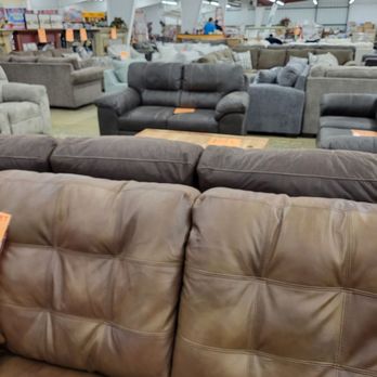 Quincy Warehouse Bargains - Furniture Stores Near Me - Quincy, Illinois Quincy Warehouse Bargains - Furniture Stores Near Me - Quincy, Illinois