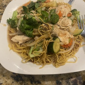 Saigon Noodle House - Chicken Stir fry - absolutely loved  it. Cooked to perfection. - Vietnamese Near Me - Birmingham, Alabama