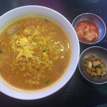 K-Towne 88 - curry ramen, with egg. banchan on the right - Korean Near Me - Rancho Cucamonga, California