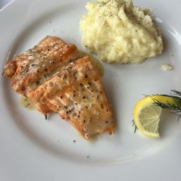 Grilled Salmon and mashed potatoes