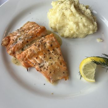 Capronis Restaurant and Bar - Grilled Salmon and mashed potatoes - Tuscan Near Me - Maysville, Kentucky