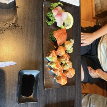 Kimura Sushi - 044. Salmon - Sushi Bars Near Me - Chicago, Illinois Kimura Sushi - 044. Salmon - Sushi Bars Near Me - Chicago, Illinois