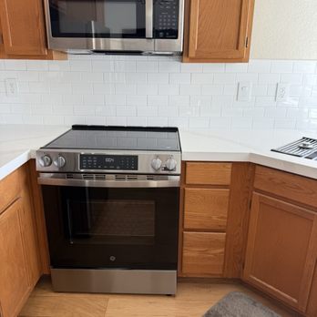 Kitchen Experts - A new range was installed as well. Kitchen Experts coordinated with CG Appliance to schedule it. Worked out well! - Flooring Near Me - Pleasanton, California Kitchen Experts - A new range was installed as well. Kitchen Experts coordinated with CG Appliance to schedule it. Worked out well! - Flooring Near Me - Pleasanton, California