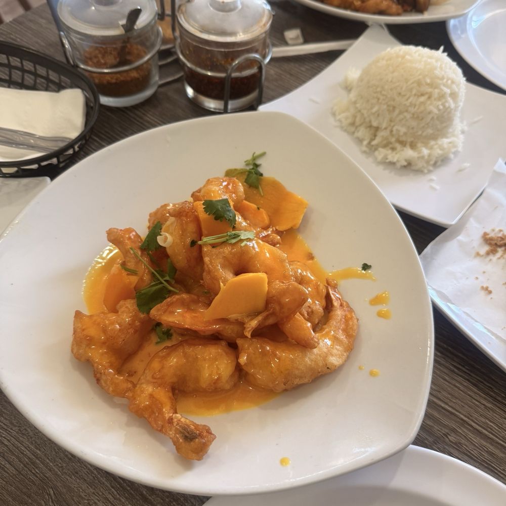 Kin Saep - Crispy Chicken Mango - Thai Near Me - San Diego, California Kin Saep - Crispy Chicken Mango - Thai Near Me - San Diego, California