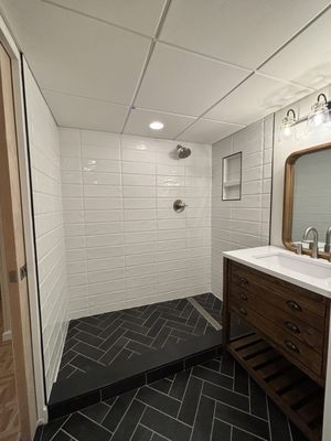 Living Water’s Design & Plumbing Logo