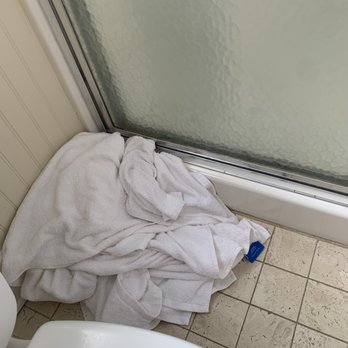 Sun Realty - Towels from the last renters - Property Management Near Me - Corolla, North Carolina