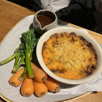 Doggett's Coat and Badge - Vegan pie version - Pubs Near Me - London, XGL