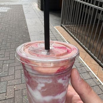 Spoons - Uptown - Pretty in Pink Shake - Acai Bowls Near Me - Charlotte, North Carolina