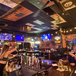 Big Dawgs Sports Cafe