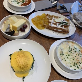 Mill-Feuille - Oven baked eggs, waffle with fruit, cheese plate - German Near Me - Luzern, LU