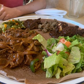 Blue Nile - Meat Combination & Lamb Dish (No.17) - Ethiopian Near Me - Houston, Texas