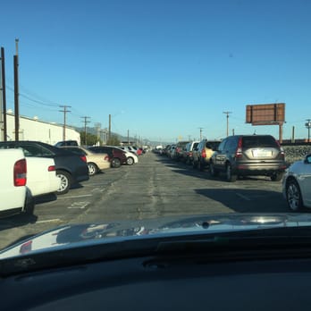 Southwest Parking - One lane for both directions. Must go all the way to the end to turn around. - Parking Near Me - Burbank, California Southwest Parking - One lane for both directions. Must go all the way to the end to turn around. - Parking Near Me - Burbank, California