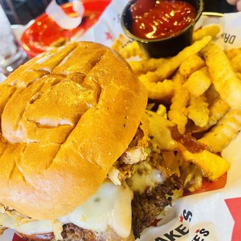 Drakes - Burger - Sushi Bars Near Me - O'Fallon, Missouri