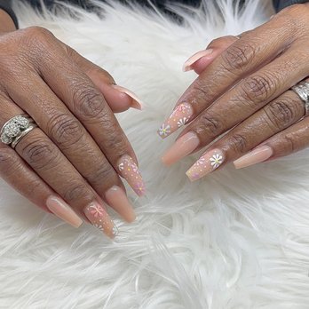 Classy Nail Polish - Nail Technicians Near Me - La Habra, California