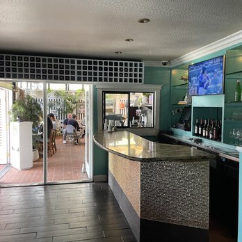 26 Beach Restaurant - Interior bar space - New American Near Me - Venice, California 26 Beach Restaurant - Interior bar space - New American Near Me - Venice, California