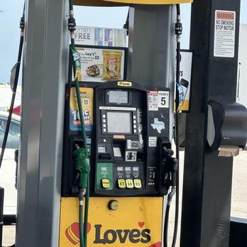 Love's Travel Stop - Gas Pump - Gas Stations Near Me - Willis, Texas
