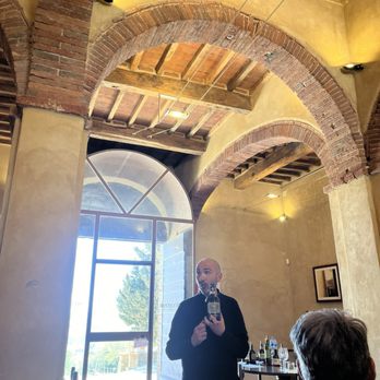 Montecchio - Inside tasting room - Kitchen & Bath Near Me - Tavarnelle Val di Pesa, PO Montecchio - Inside tasting room - Kitchen & Bath Near Me - Tavarnelle Val di Pesa, PO