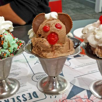 Friendly's - Mint Choco Chip Sundae, "Monster Mash" Sundae w/Chocolate Ice cream, Hunka Chunka PB Fudge - pretty good - Burgers Near Me - Clark, New Jersey