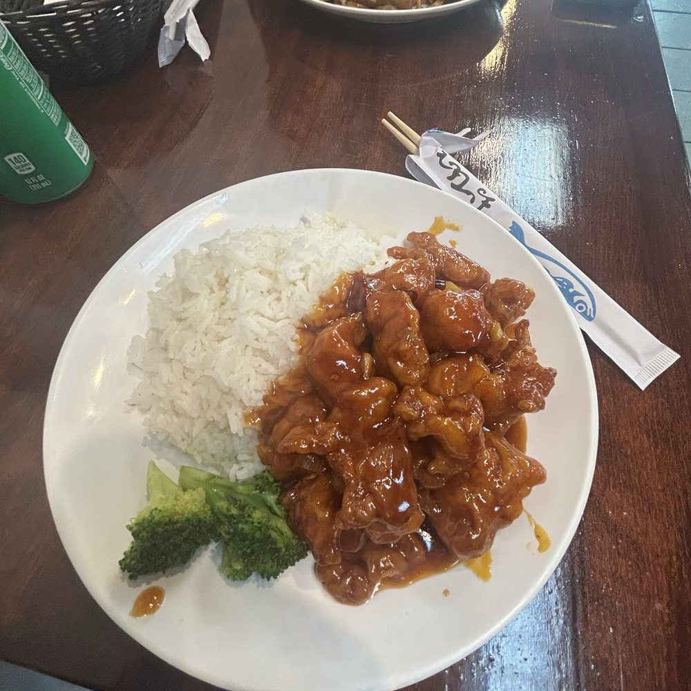 Vegas Wok - 25. General Tso's Chicken - Chinese Near Me - St. Louis, Missouri