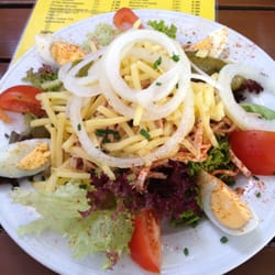 Rheinschneck - Die versteckte Wurst (unterm Käse!) gibt dem Wurstsalat nach elsässer Art den Namen