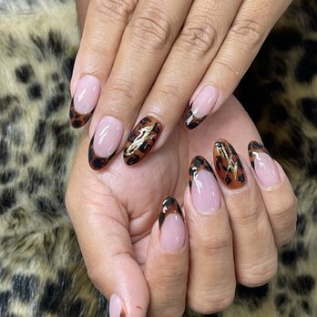 Maile's Nails - Tortoise shell French! Once again Maile my nail tech, nailed it!! - Nail Salons Near Me - Chula Vista, California Maile's Nails - Tortoise shell French! Once again Maile my nail tech, nailed it!! - Nail Salons Near Me - Chula Vista, California