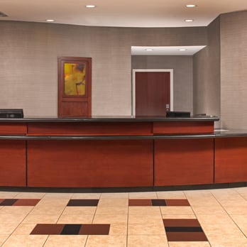 Courtyard by Marriott Hartford Farmington - You'll be greeted with a warm smile and speedy check-in. - Hotels Near Me - Farmington, Connecticut
