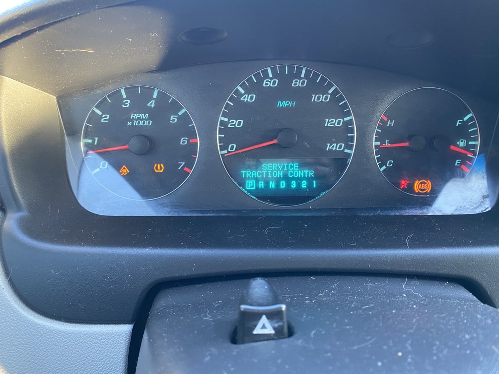 CLOVIS AUTO TRADERS Updated September 2024 686 Shaw Ave, Clovis