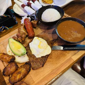 El Fogón de Elena Restaurant - Bandeja Paisa - Seafood Near Me - Chicago, Illinois El Fogón de Elena Restaurant - Bandeja Paisa - Seafood Near Me - Chicago, Illinois