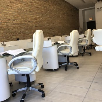 Ravenswood Nail Party - Nail Salons Near Me - Chicago, Illinois