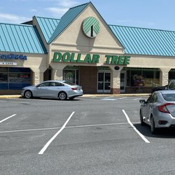 Dollar Tree - Exterior