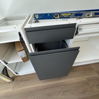 KZ Kitchen Cabinet & Stone - Pull-out trashcan - Kitchen & Bath Near Me - San Jose, California KZ Kitchen Cabinet & Stone - Pull-out trashcan - Kitchen & Bath Near Me - San Jose, California