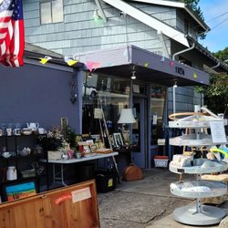 Anniebug's Attic Thrift Store