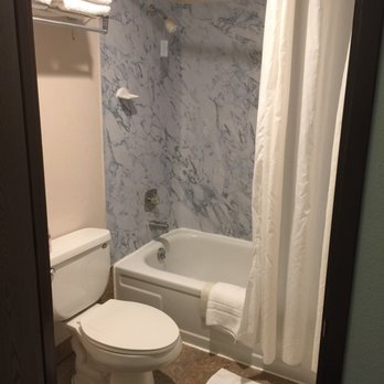 Clover Island Inn - The bath. - Hotels Near Me - Kennewick, Washington Clover Island Inn - The bath. - Hotels Near Me - Kennewick, Washington