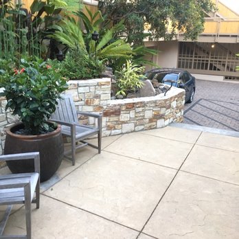 Tradewinds Carmel - Here are the general grounds, sorry for the shaky photography! - Hotels Near Me - Carmel, California