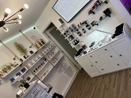 The Hemp Social - Downtown THC, CBD, KRATOM, KAVA, WELLNESS MUSHROOMS, NOOTROPICS & MAD HONEY! by null