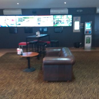 Ferntree Gully Hotel - Lounge - Bars Near Me - Ferntree Gully, VIC
