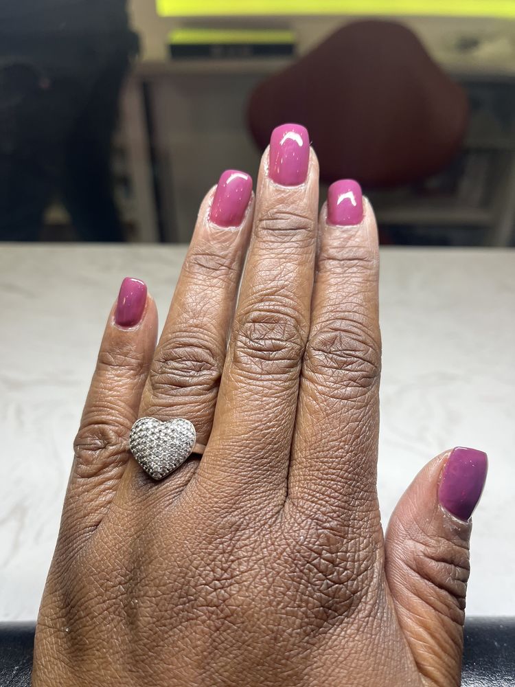 LA Nails & Hair Logo