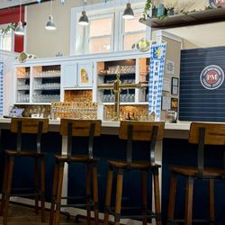 Pour Man's Brewing - Bar area