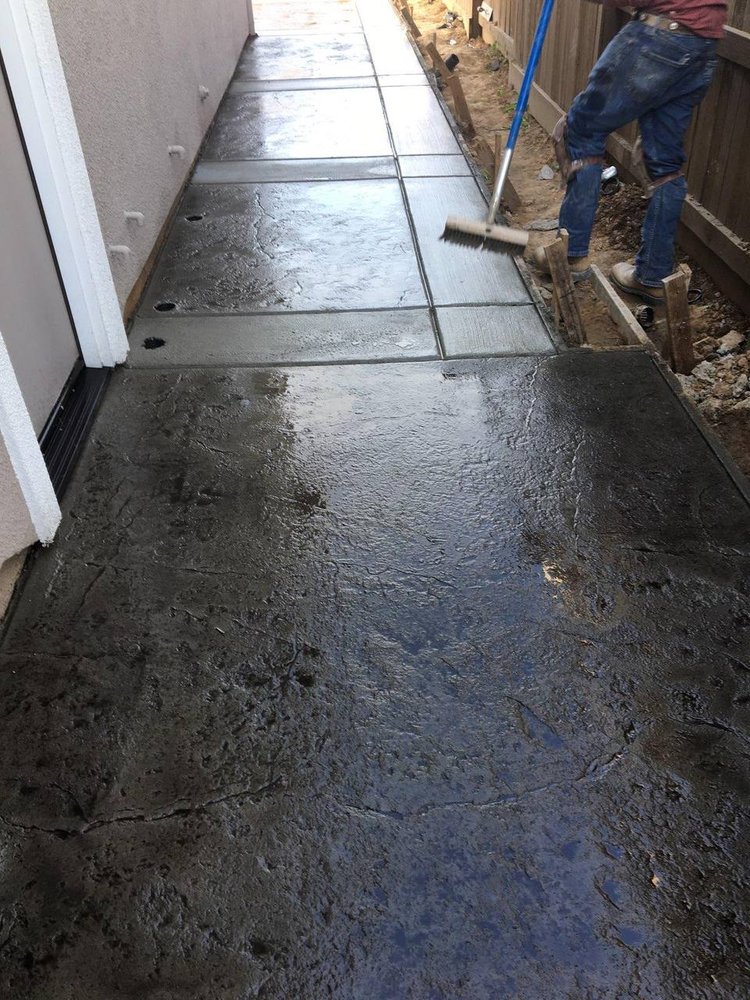 Slide of R and G Construction and  Engineering