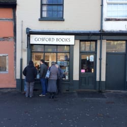 Gosford Books - outside of the shop