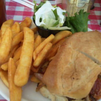 Bodie Mike's Barbeque - Tri-tip sandwich - Barbeque Near Me - Lee Vining, California