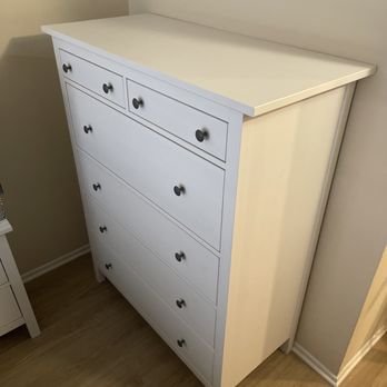 Redline Moving - Perfectly white before the move and in the exact same condition when it was left - Movers Near Me - Canoga park, California Redline Moving - Perfectly white before the move and in the exact same condition when it was left - Movers Near Me - Canoga park, California