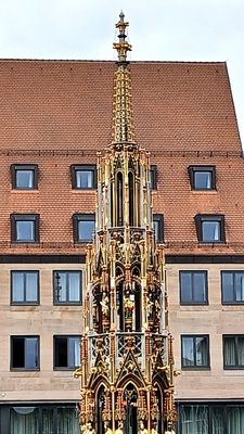 Schöner Brunnen by null